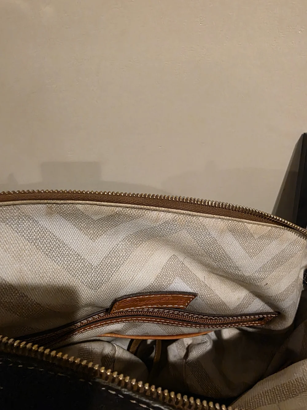 Satchel - Picture 8 of 8